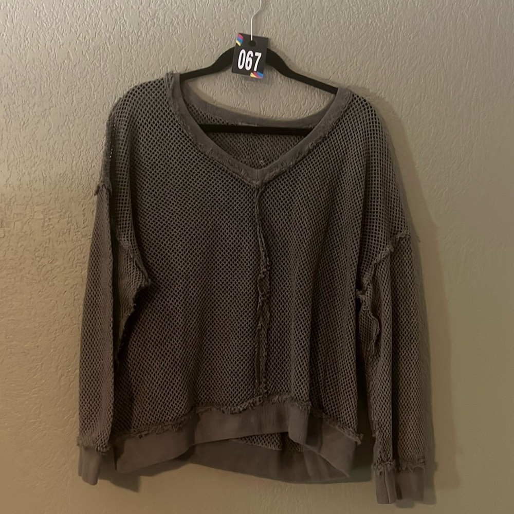 67 NWOT Pol Gray Mesh Top